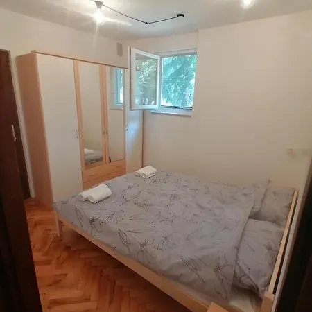 Marijana Apartman *